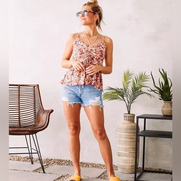 LEVI’S 501 HIGH RISE DISTRESSED DESTROYED TATTERED FRAYED DENIM SHORTS SZ 34 - Picture 2 of 7